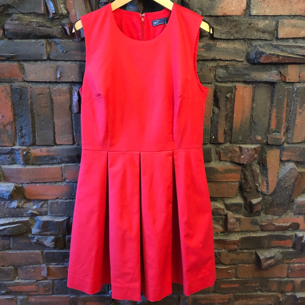 Women’s GAP sleeveless dress. Red Size 10, NWT
